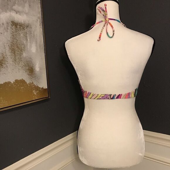 Victoria’s Secret bathing suit top - Picture 3 of 4